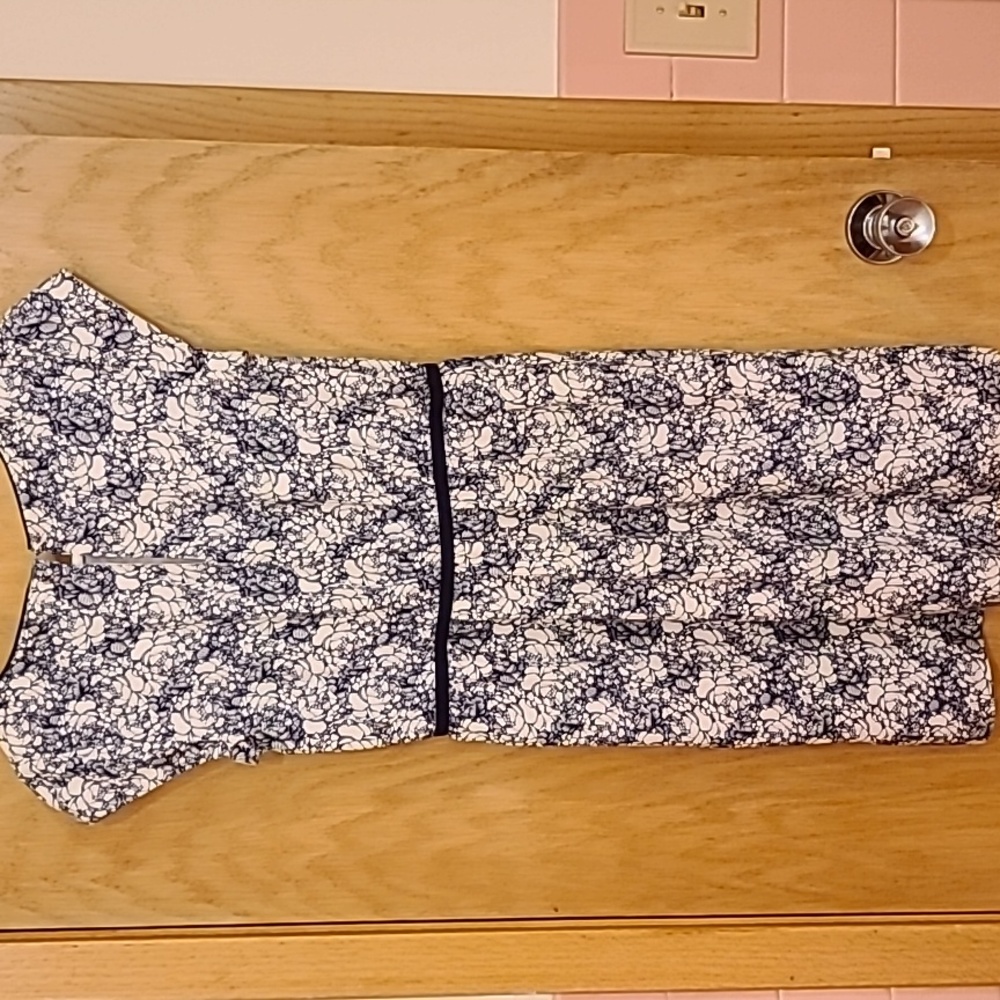 Loft Dress - Picture 2 of 5